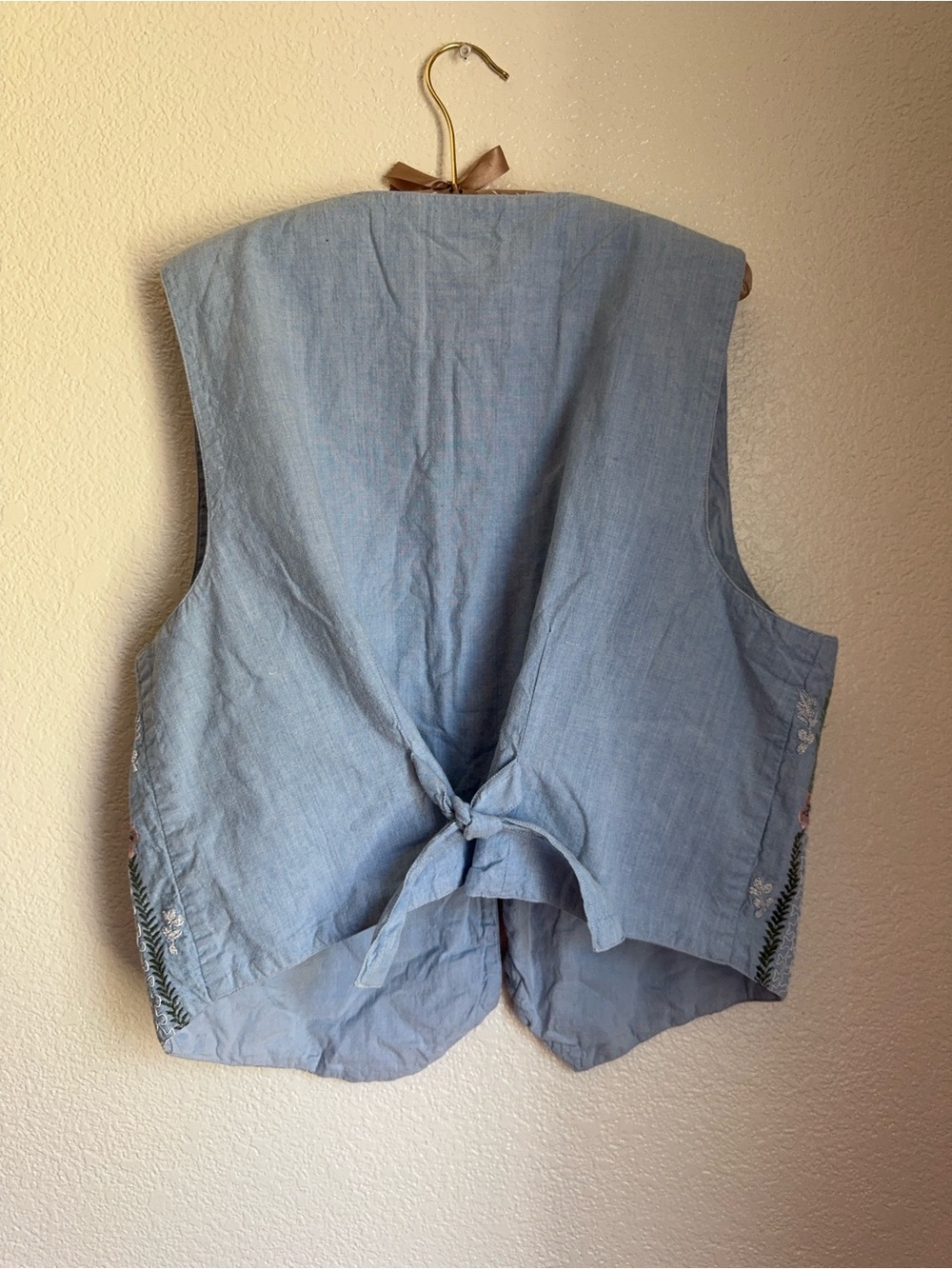 Vintage Embroidered Light Blue Floral Button Vest - Picture 3 of 3
